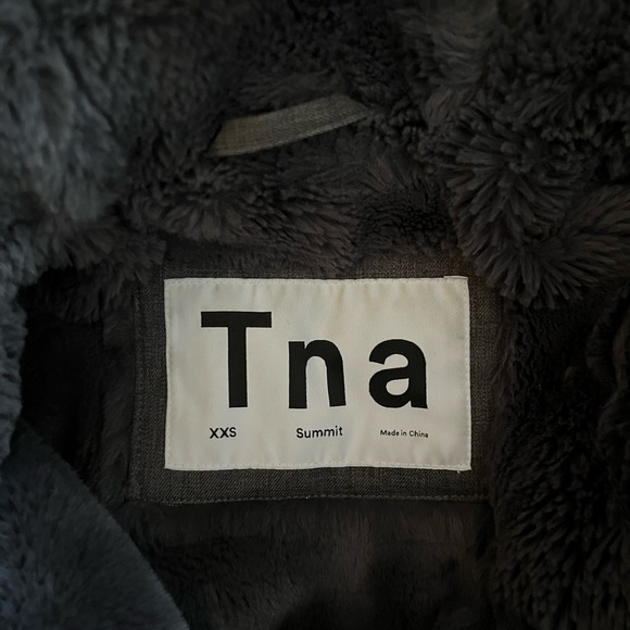 Grey Aritzia Summit Parka - Picture 3 of 4